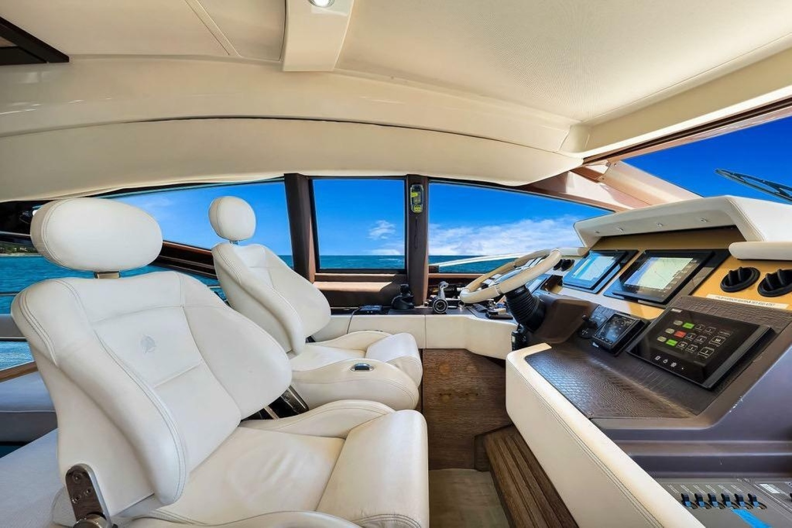 2011 Azimut 70