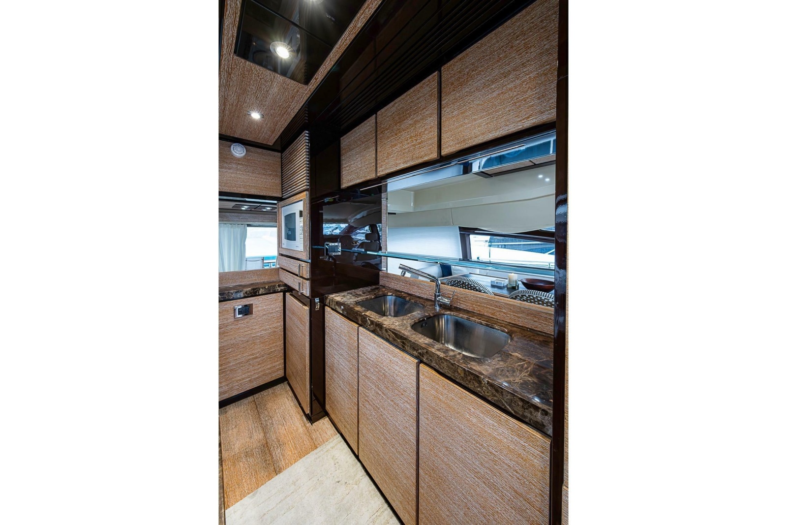 2011 Azimut 70
