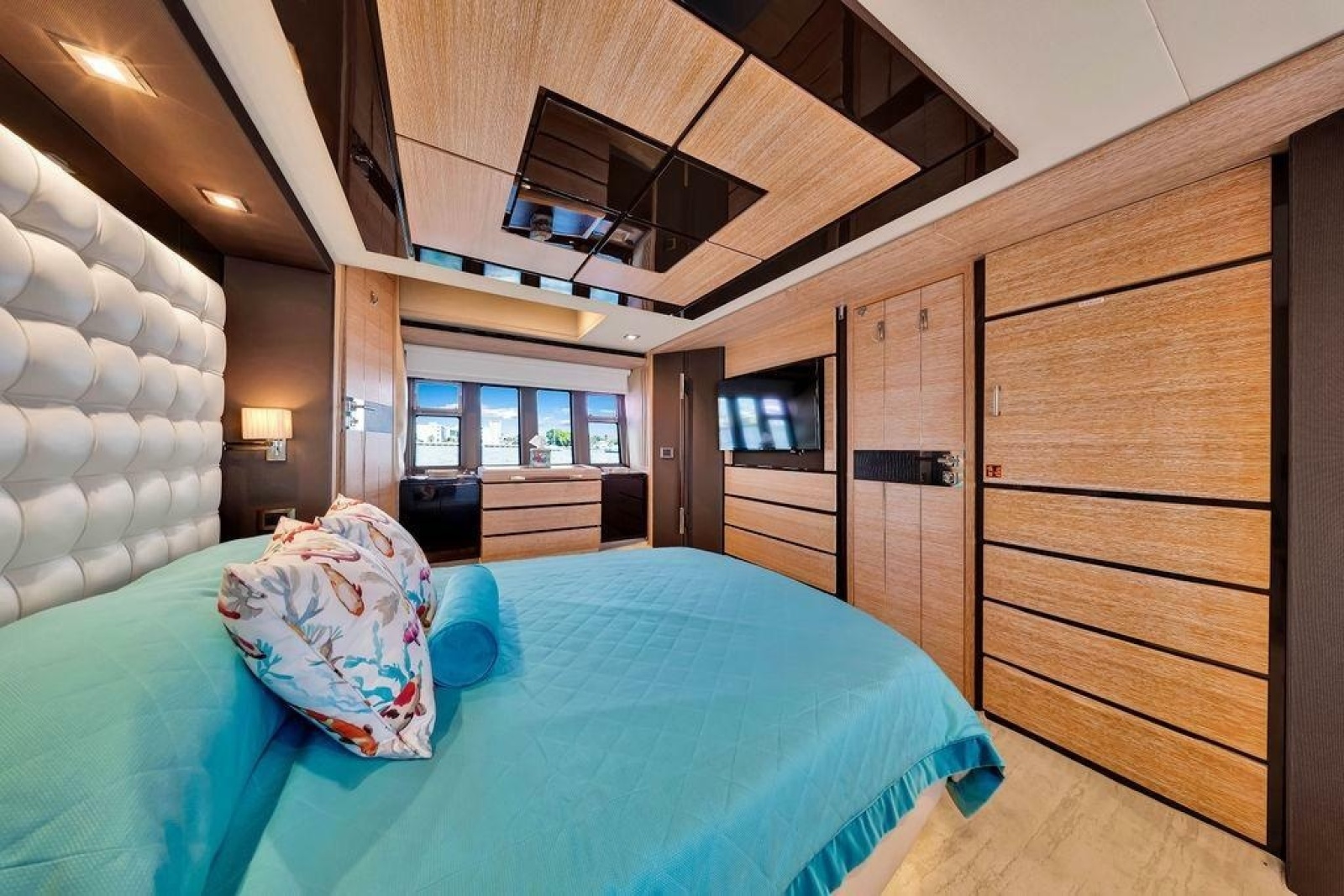 2011 Azimut 70