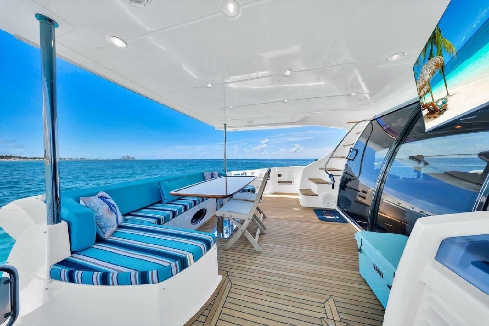 2011 Azimut 70
