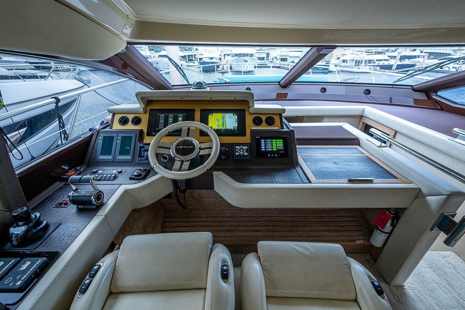 2011 Azimut 70