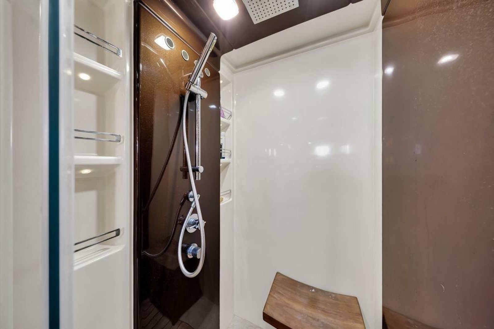 2011 Azimut 70