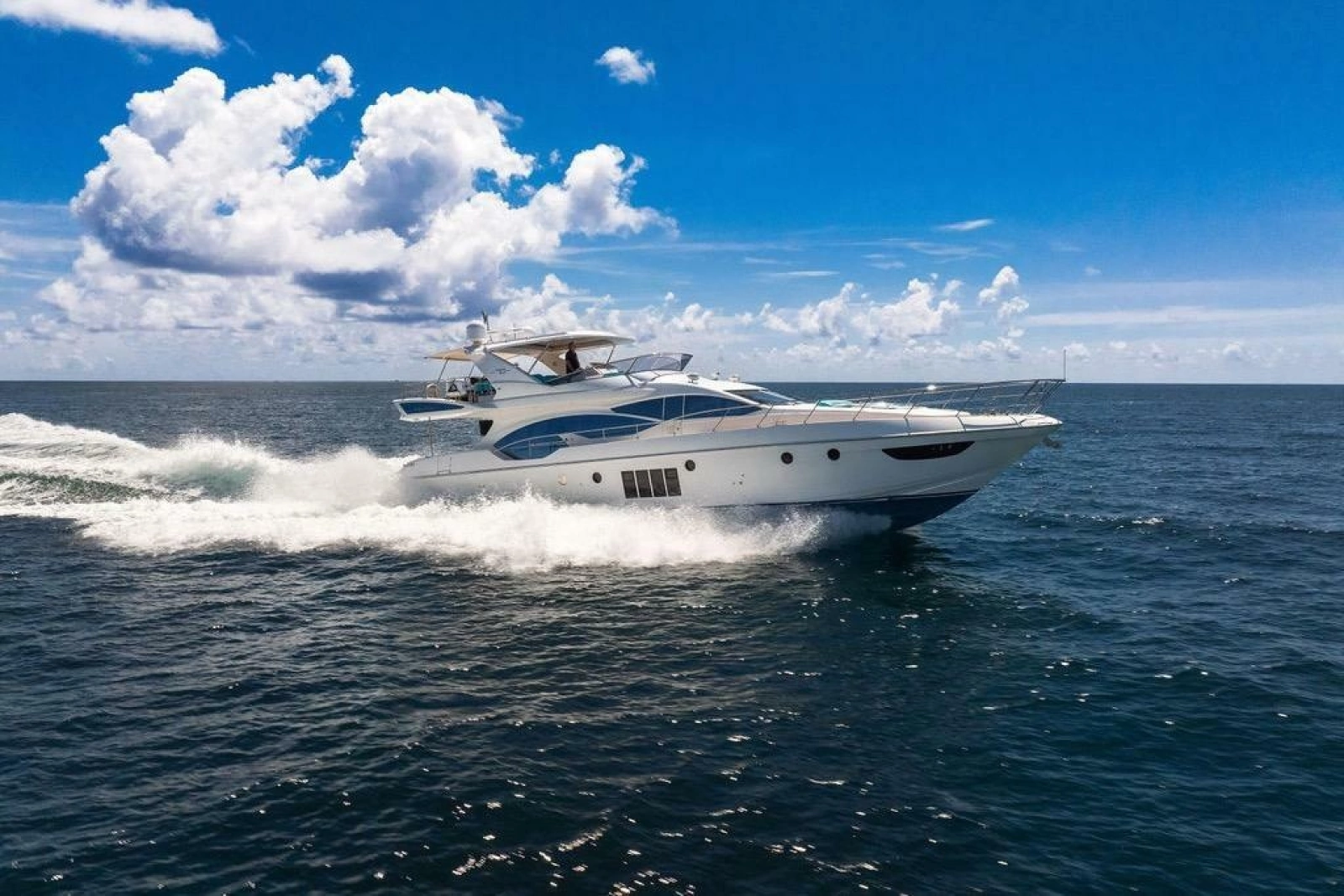 2011 Azimut 70