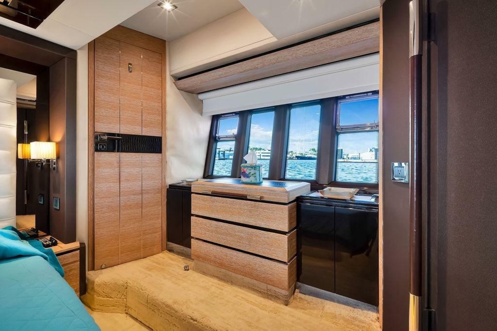 2011 Azimut 70