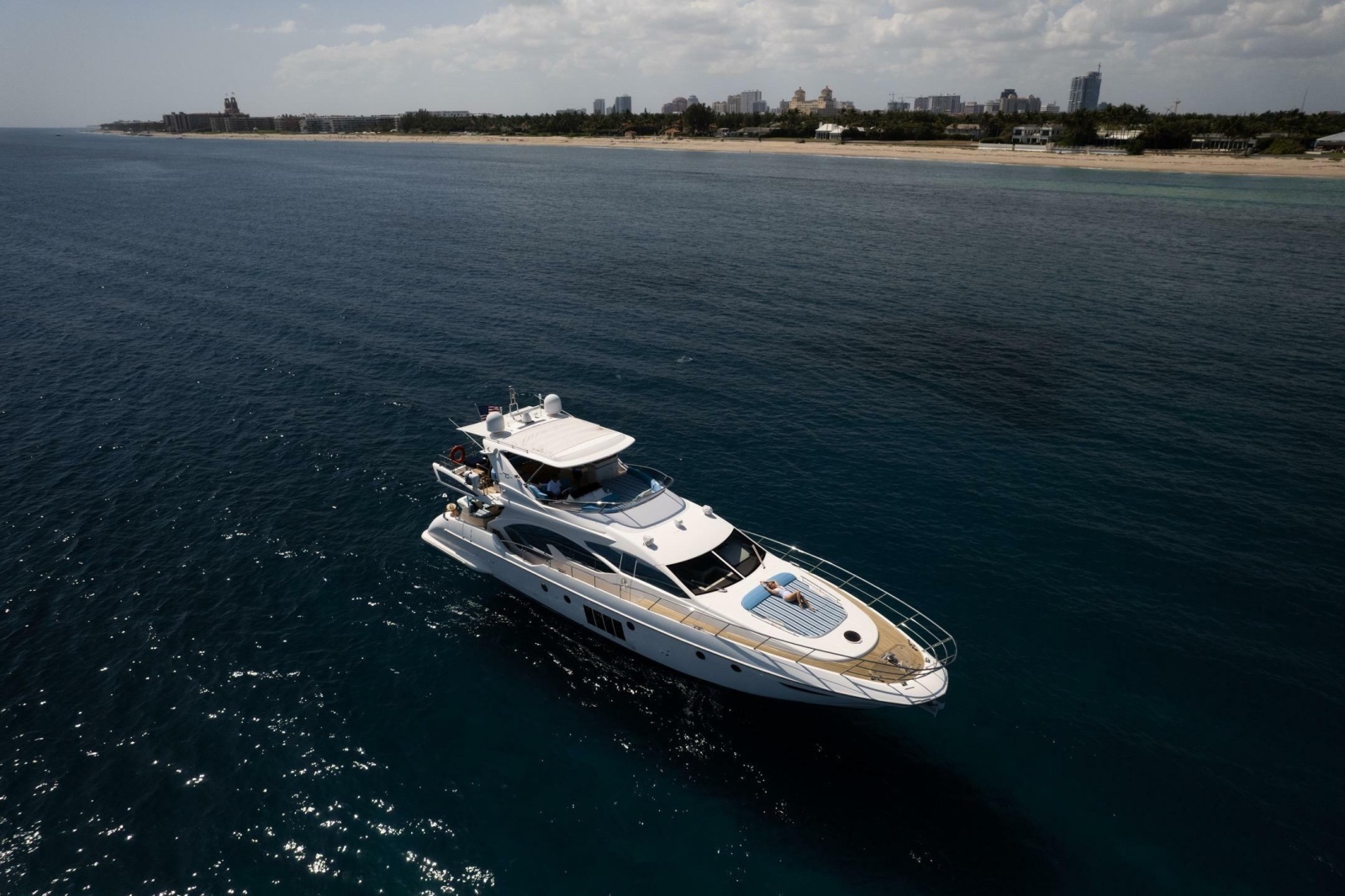 2011 Azimut 70