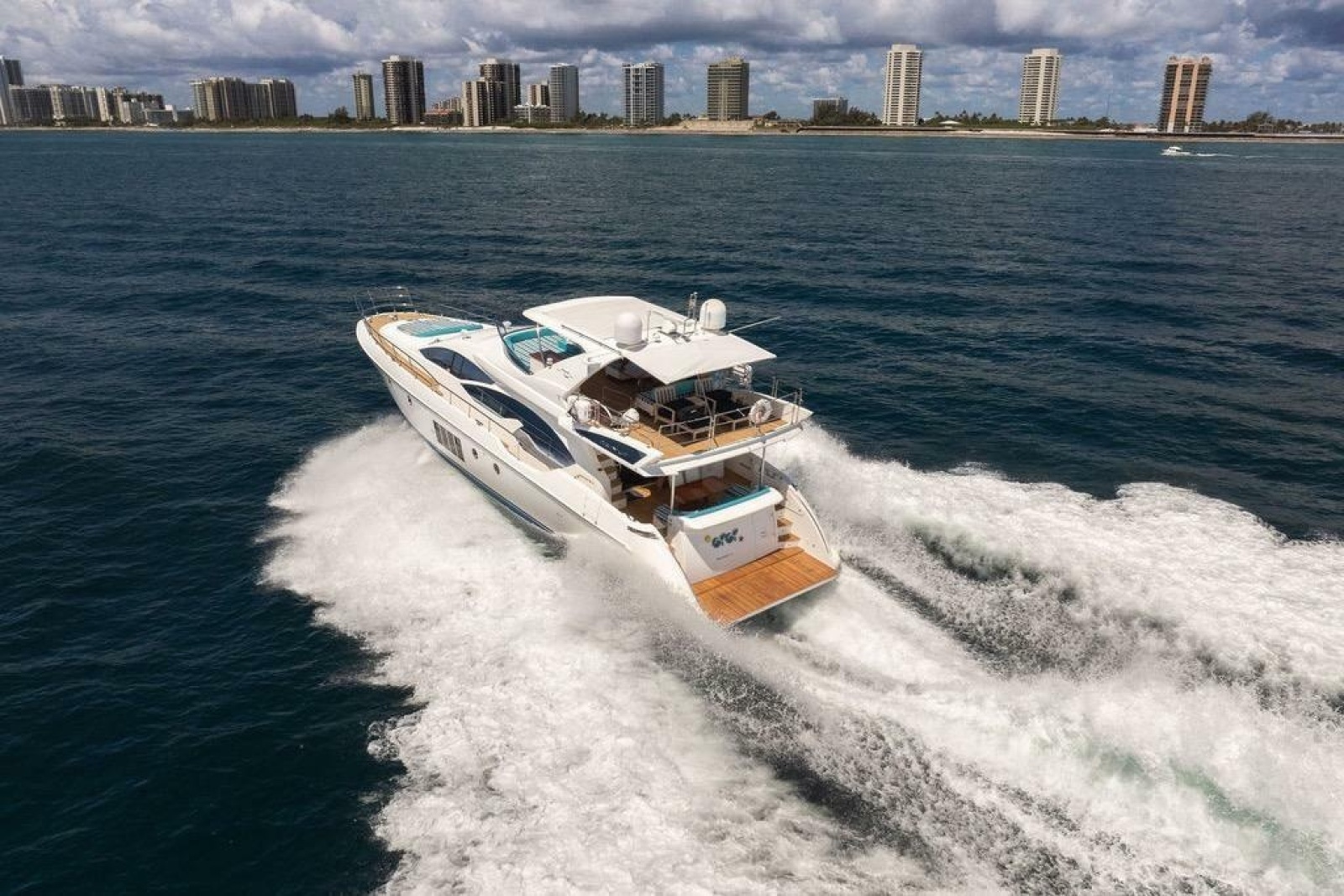2011 Azimut 70