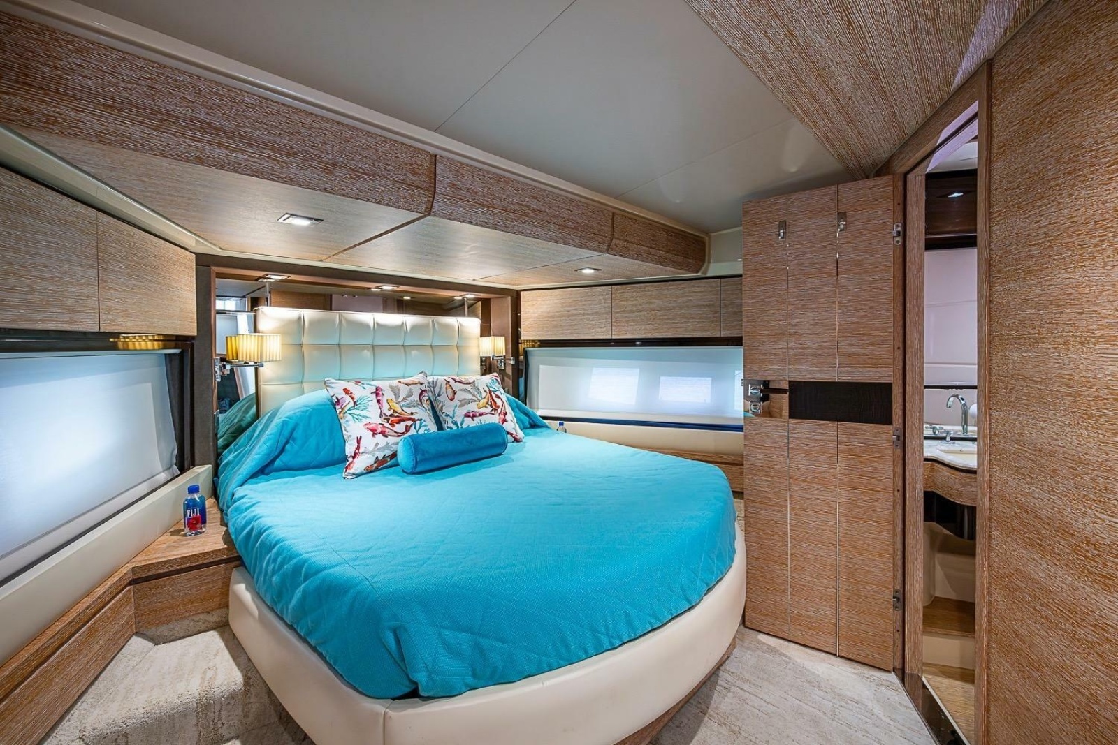 2011 Azimut 70