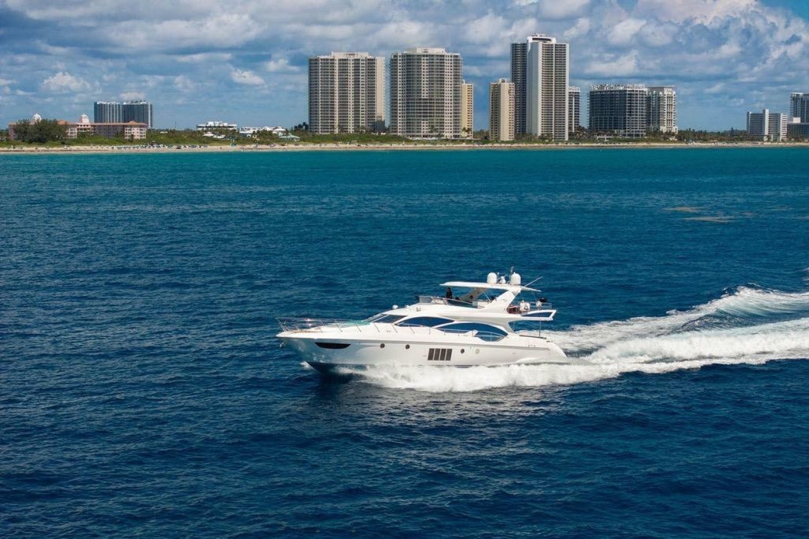 2011 Azimut 70