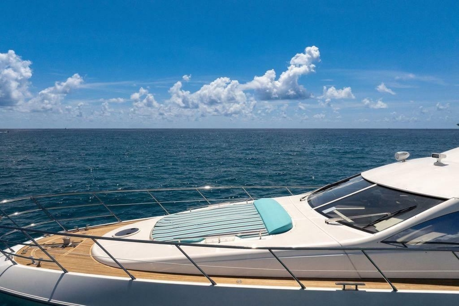 2011 Azimut 70