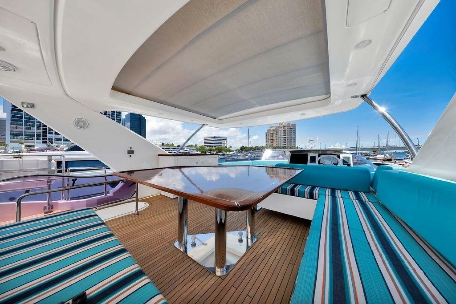 2011 Azimut 70