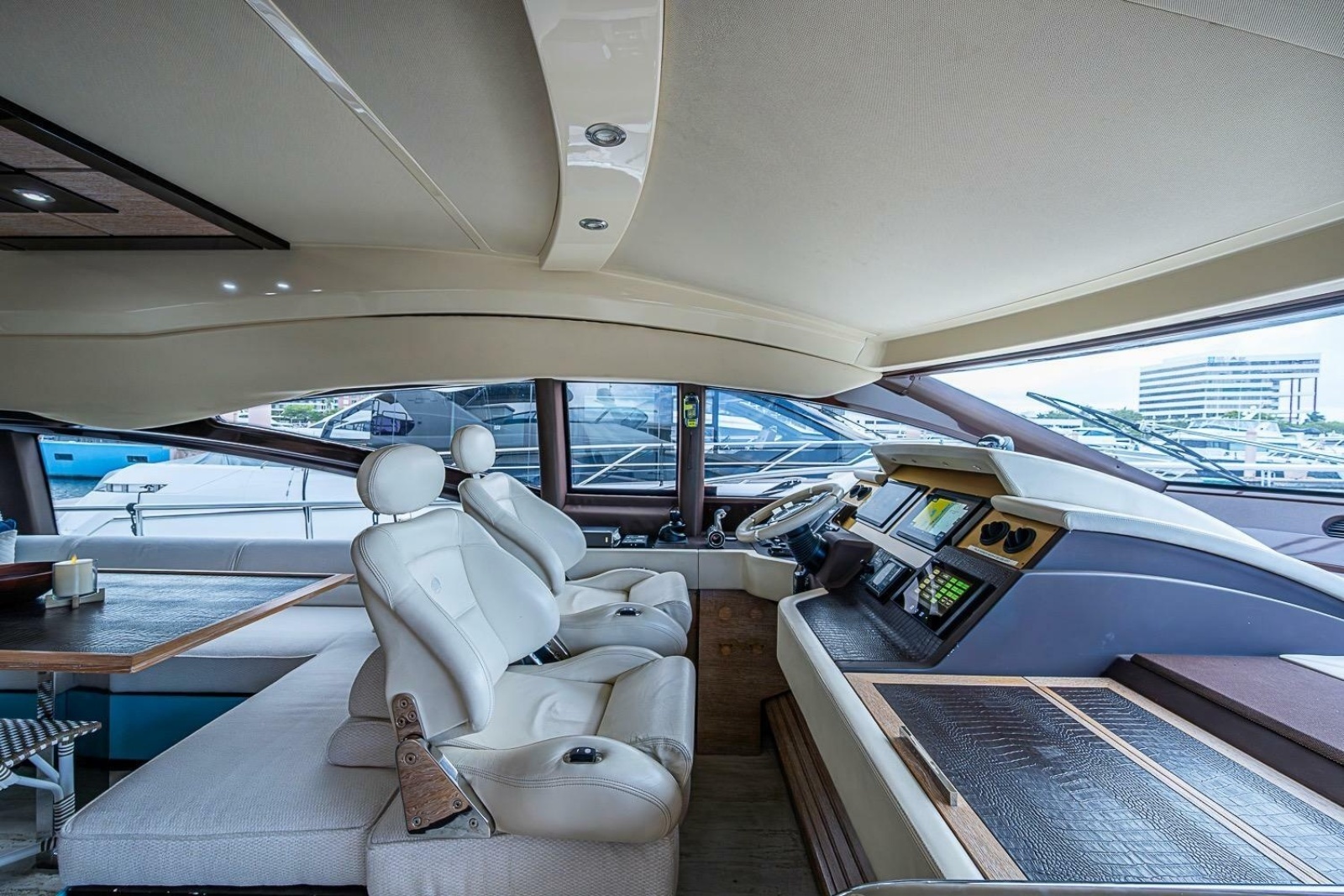 2011 Azimut 70