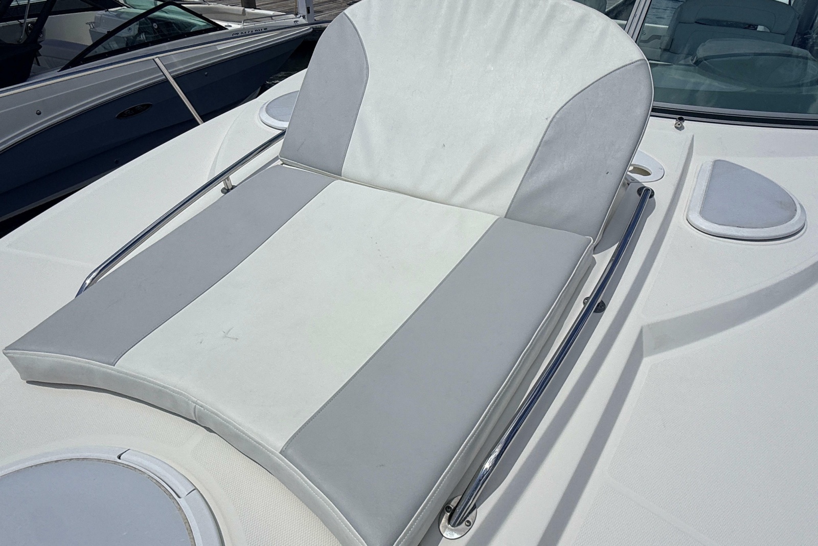 2011 Monterey 320 Sport Yacht