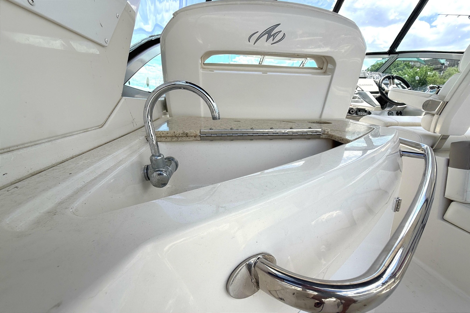 2011 Monterey 320 Sport Yacht