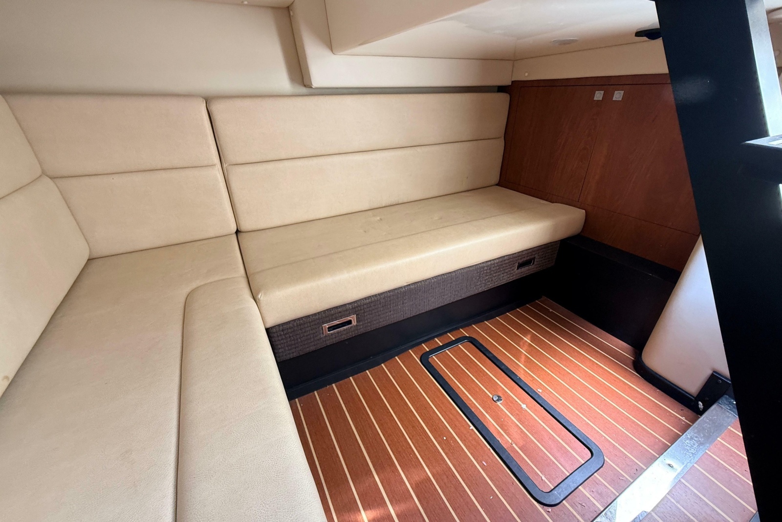 2011 Monterey 320 Sport Yacht