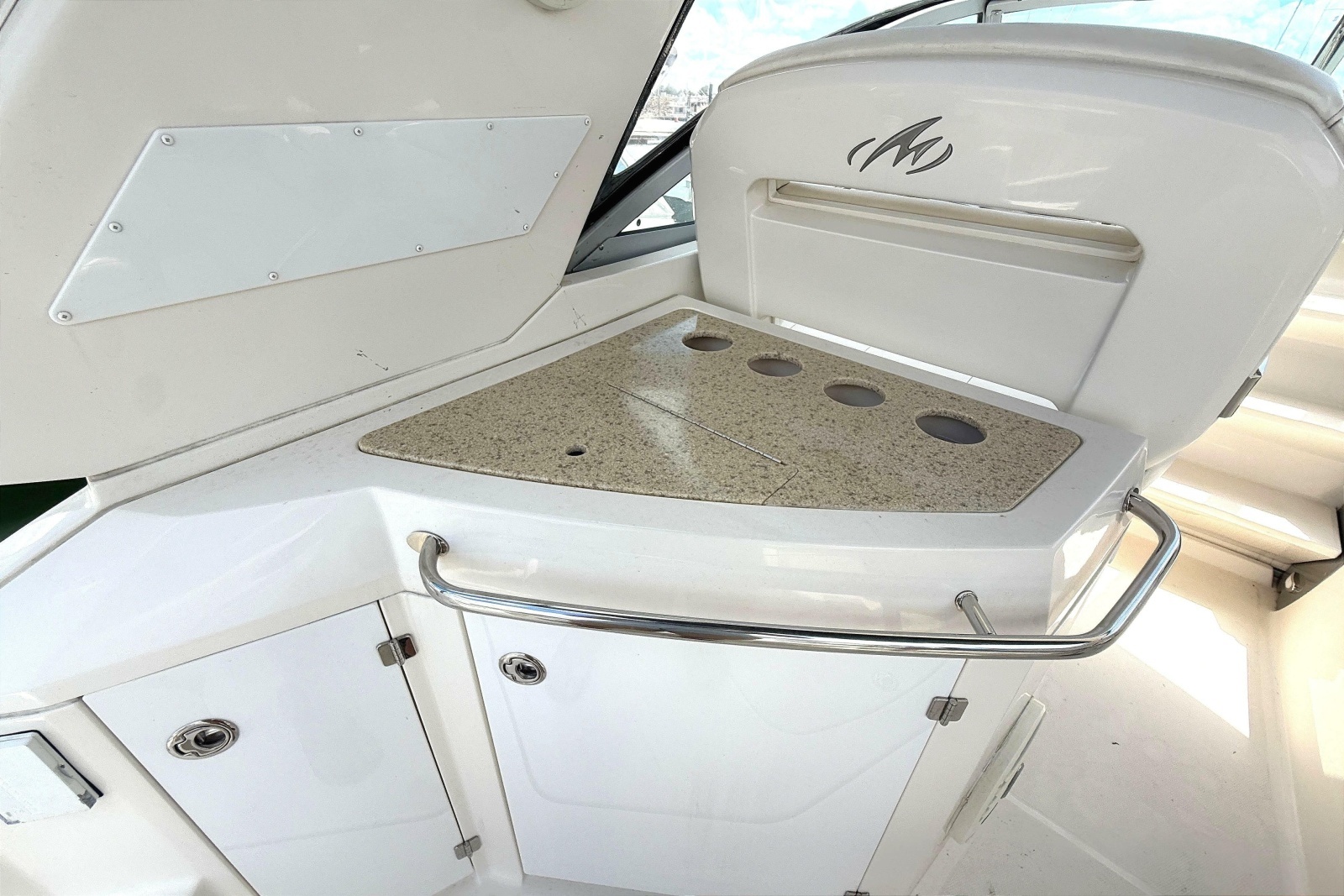 2011 Monterey 320 Sport Yacht