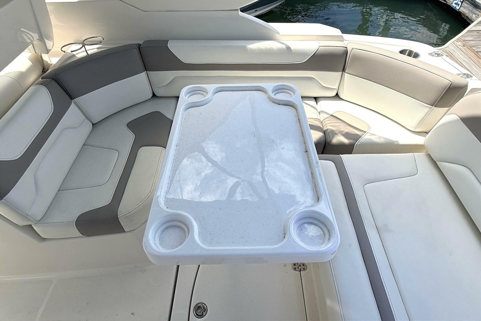 2011 Monterey 320 Sport Yacht