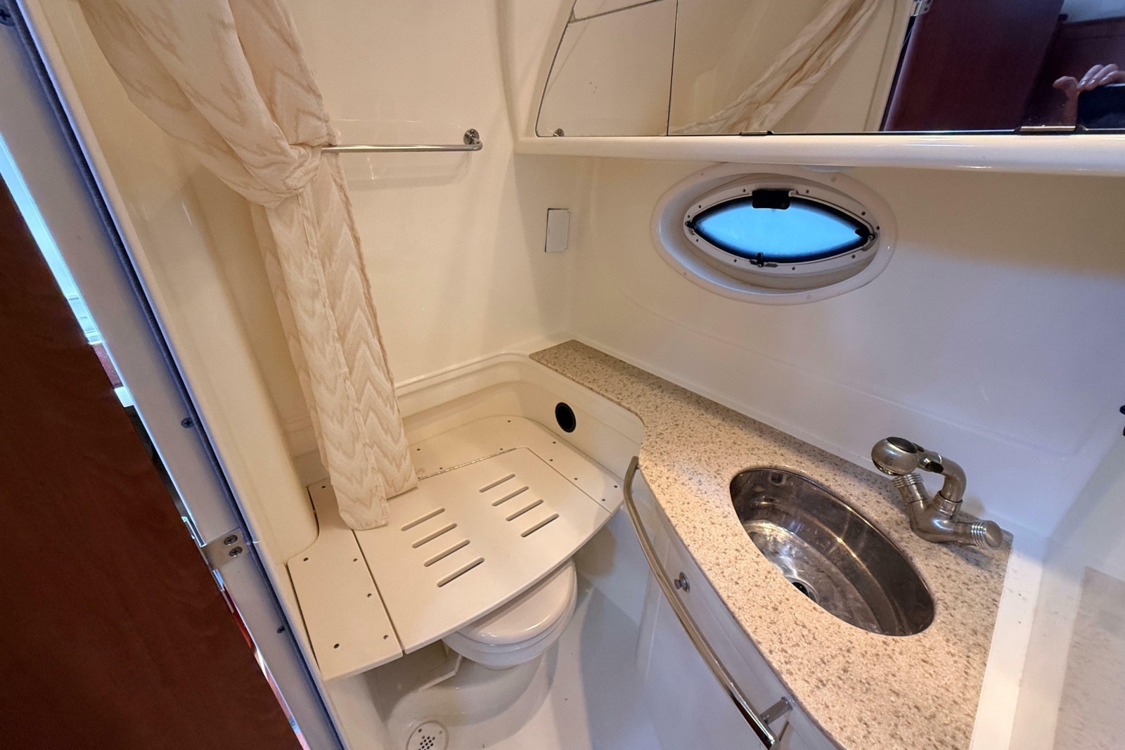 2011 Monterey 320 Sport Yacht