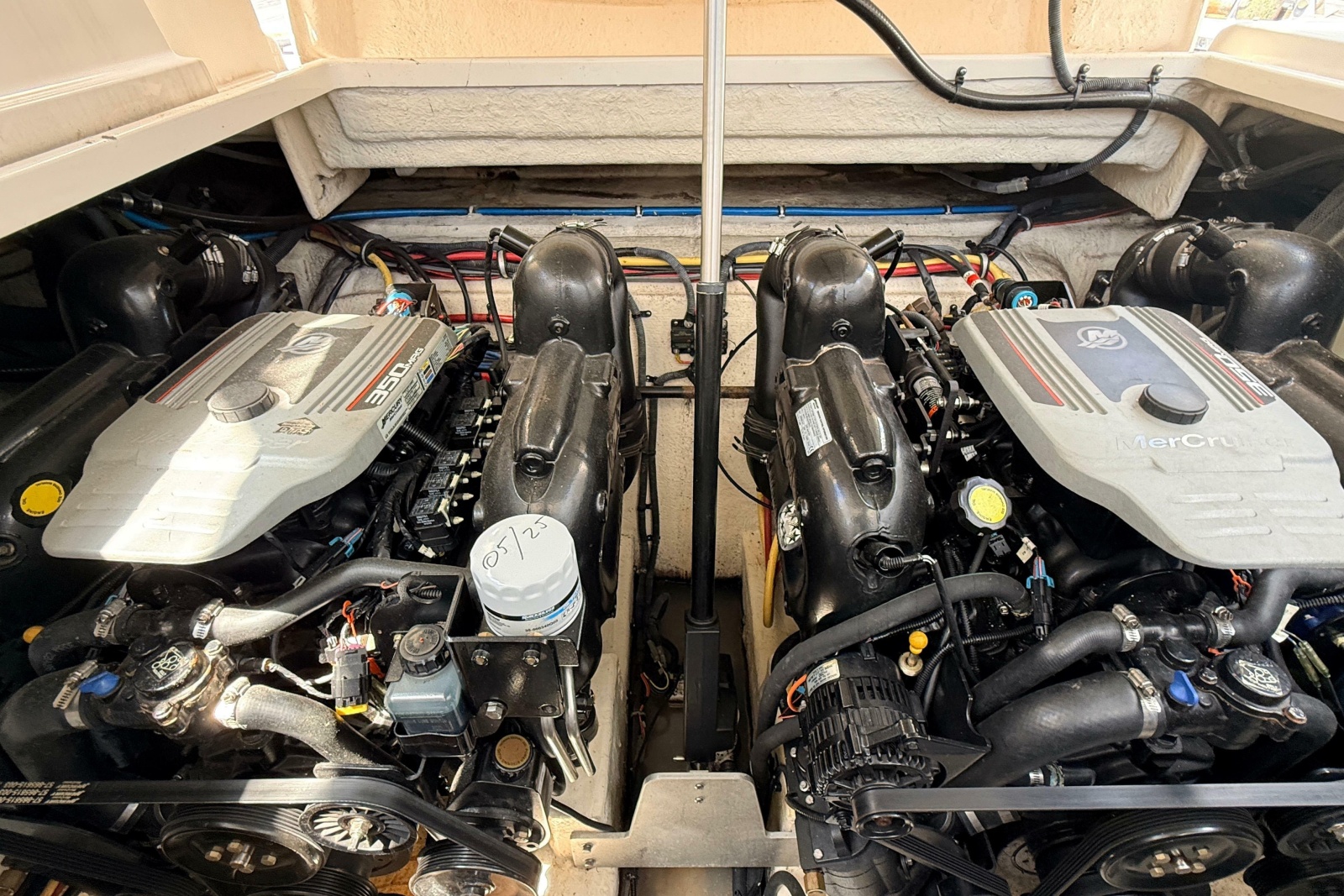 2011 Monterey 320 Sport Yacht