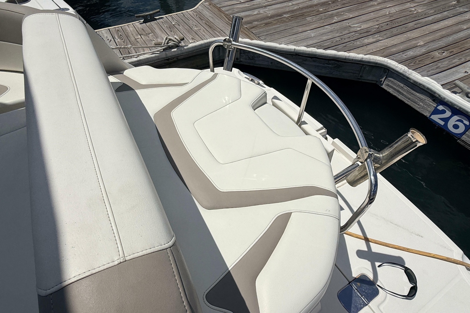 2011 Monterey 320 Sport Yacht