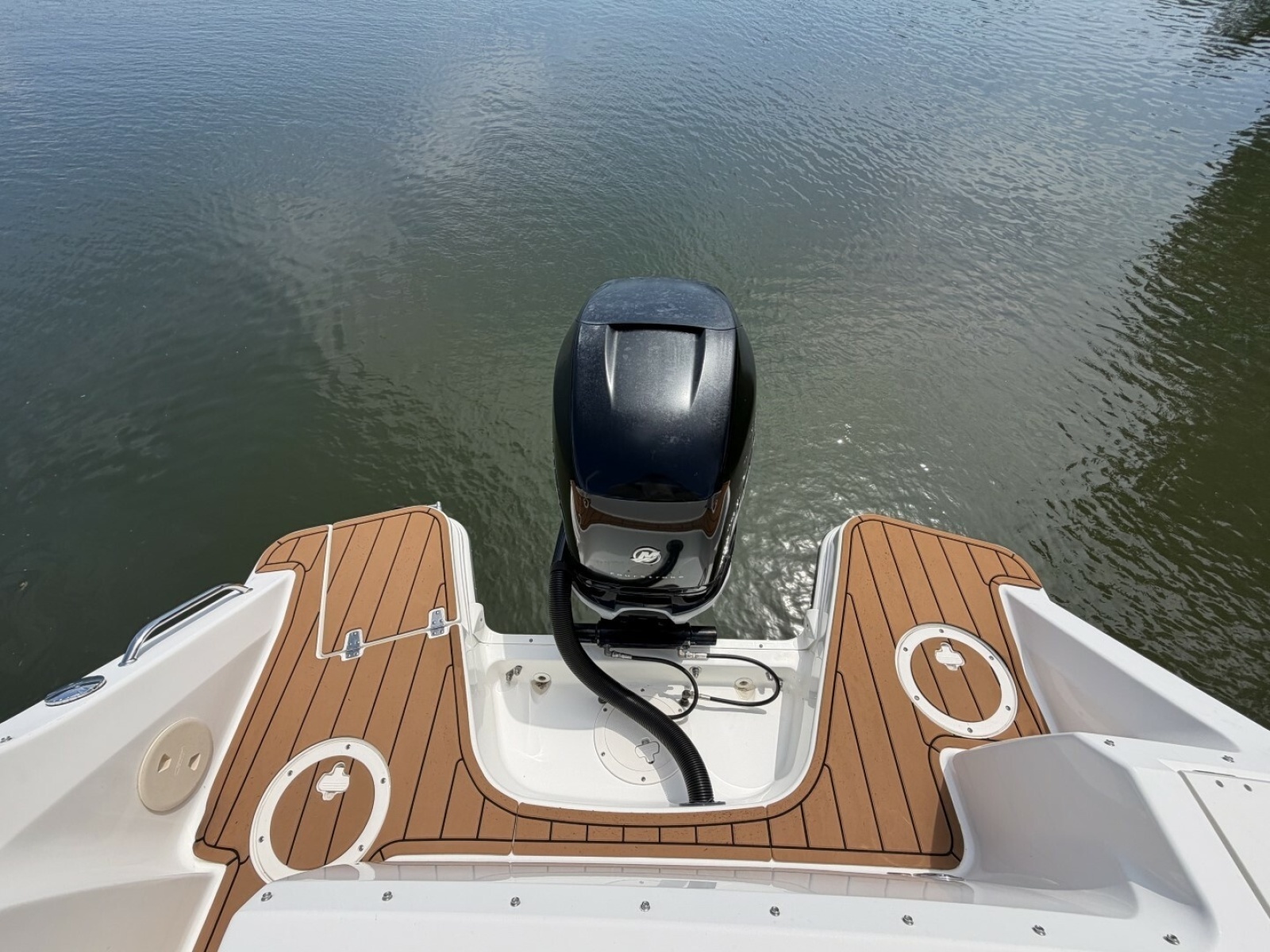 24ft Boston Whaler Yacht For Sale