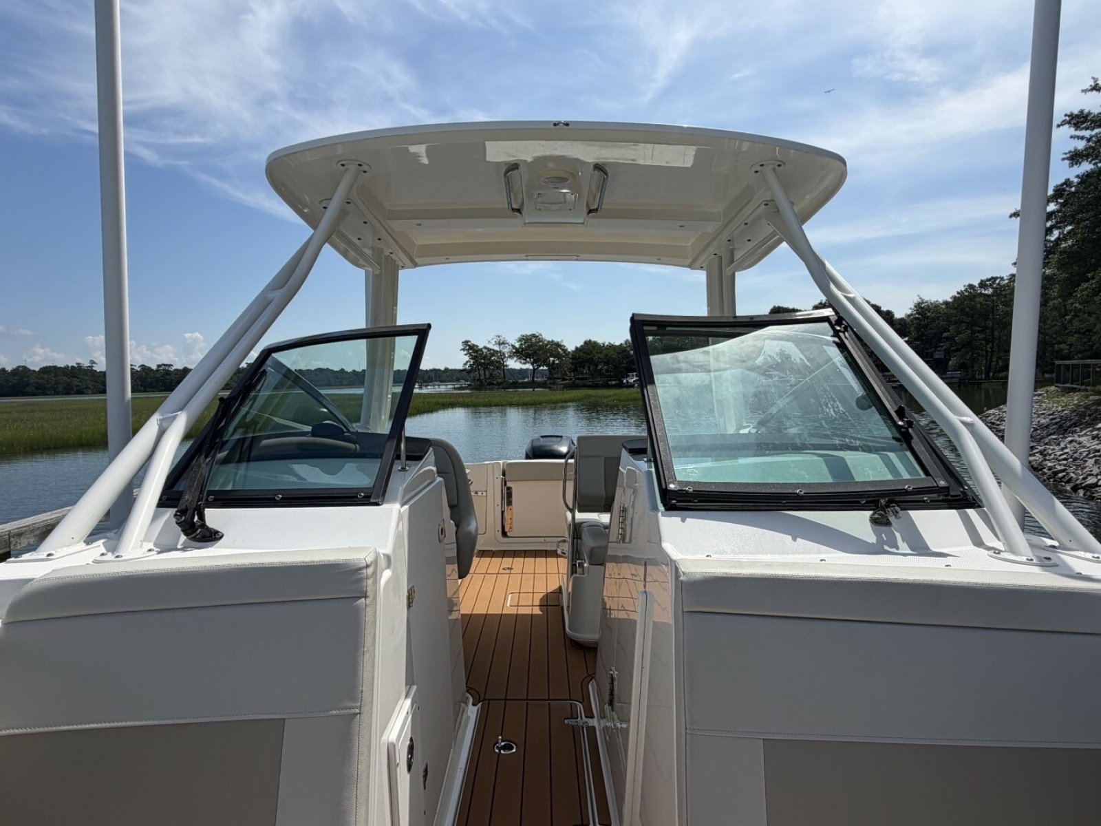 24ft Boston Whaler Yacht For Sale