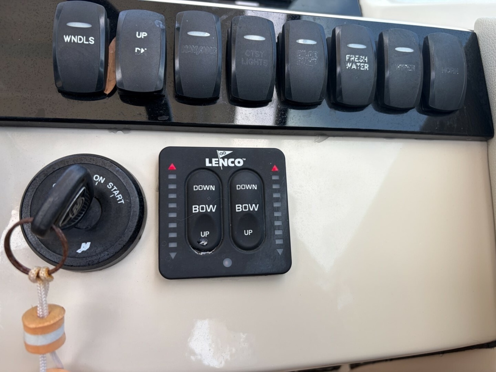 24ft Boston Whaler Yacht For Sale