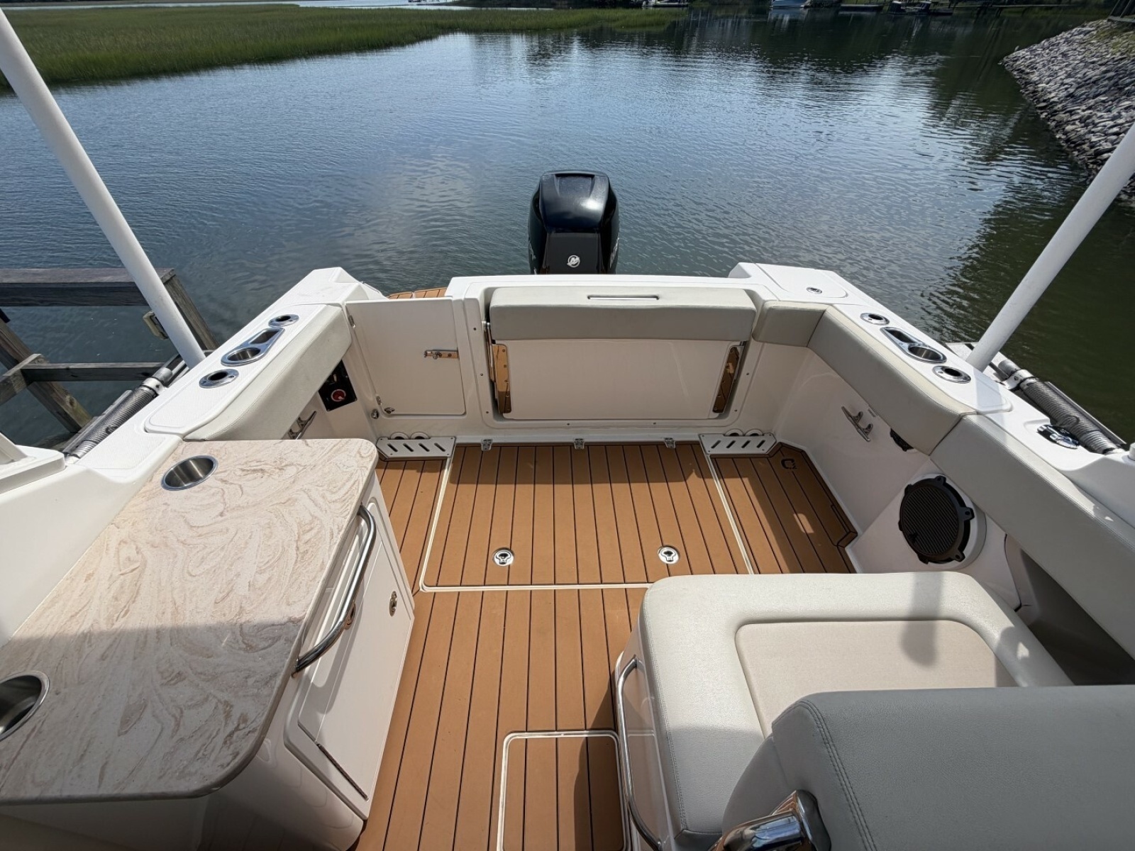 24ft Boston Whaler Yacht For Sale