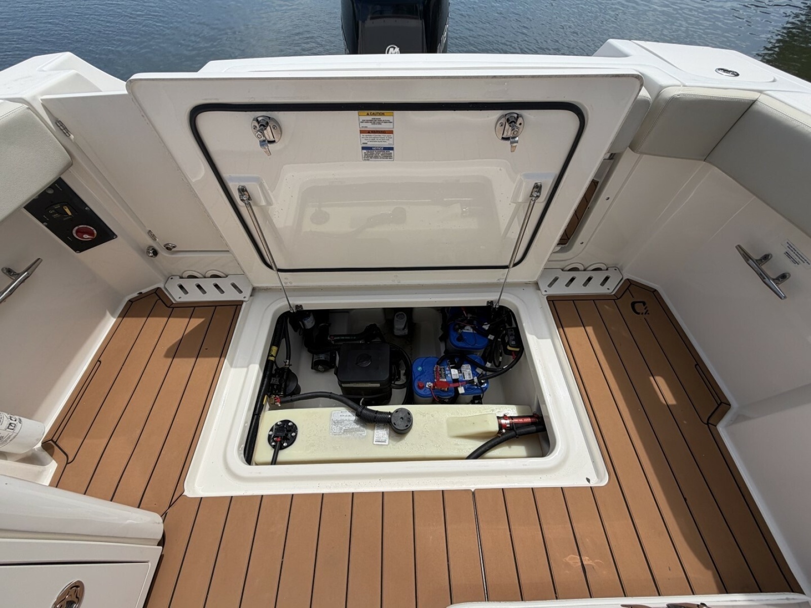 24ft Boston Whaler Yacht For Sale