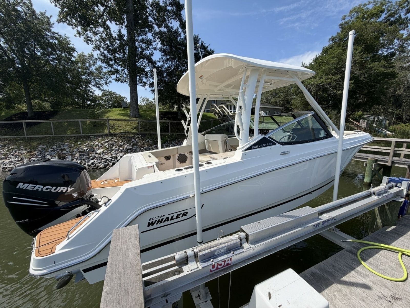 24ft Boston Whaler Yacht For Sale