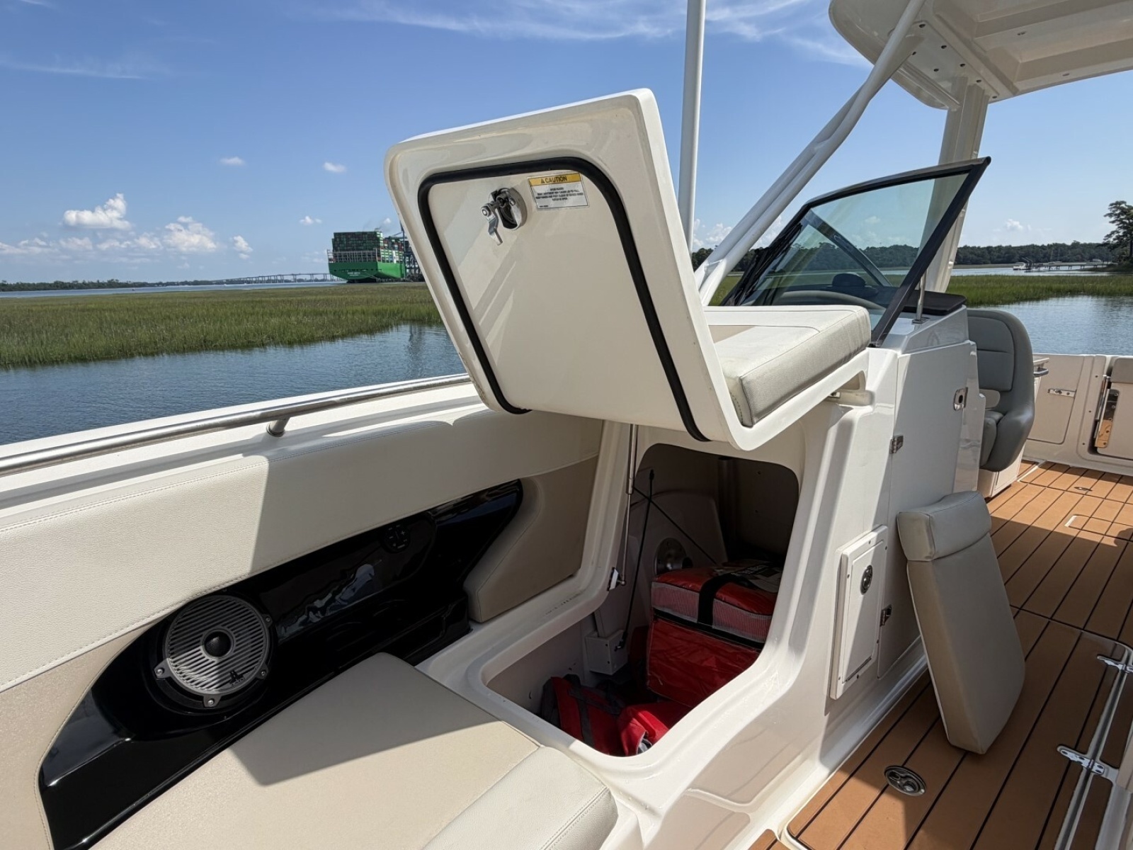 24ft Boston Whaler Yacht For Sale