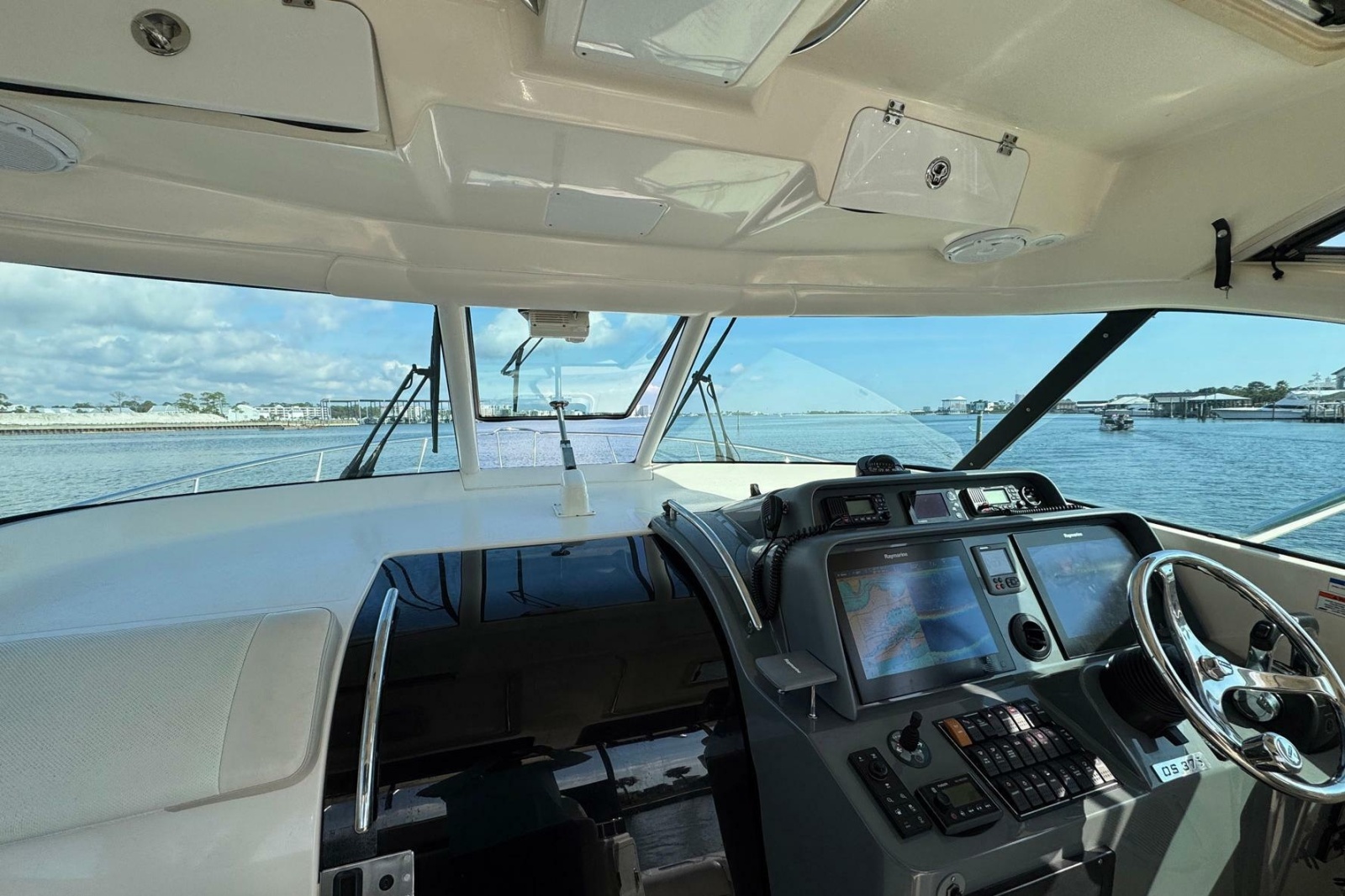 2011 Pursuit OS 375 Offshore