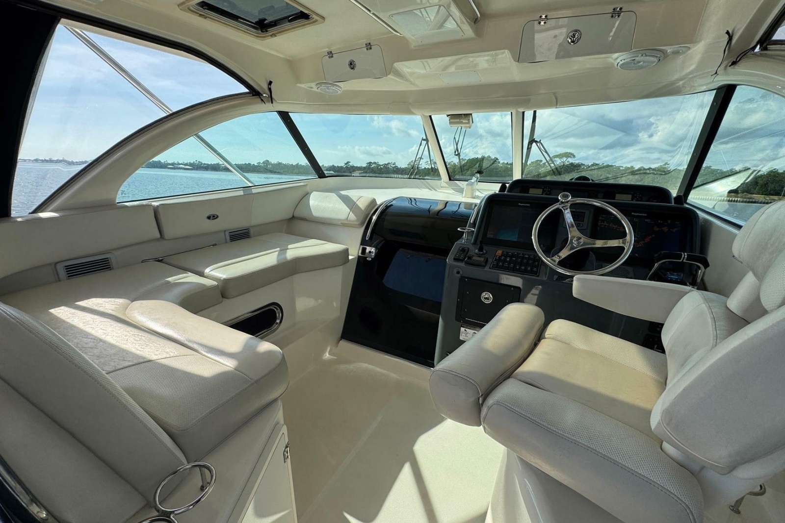 2011 Pursuit OS 375 Offshore
