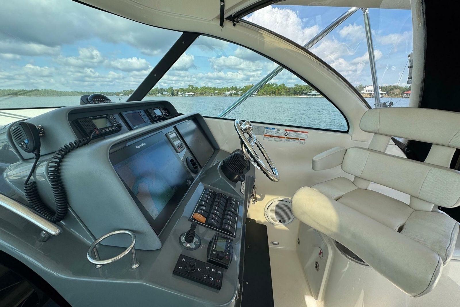 2011 Pursuit OS 375 Offshore
