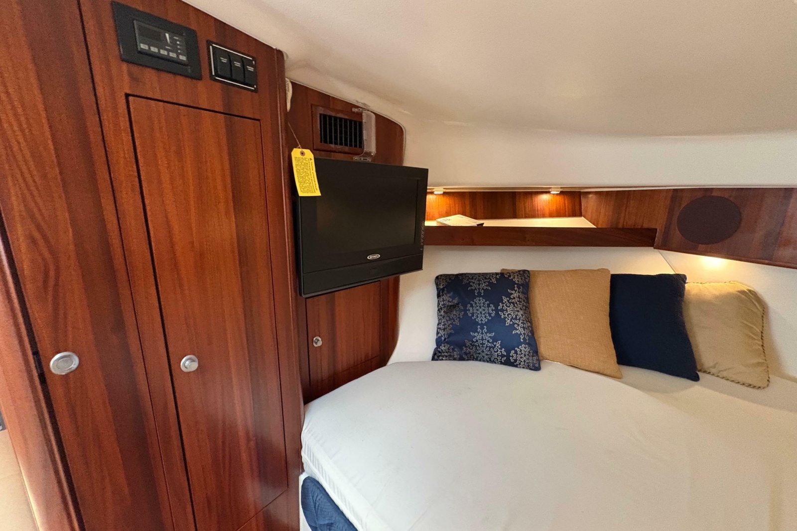 2011 Pursuit OS 375 Offshore