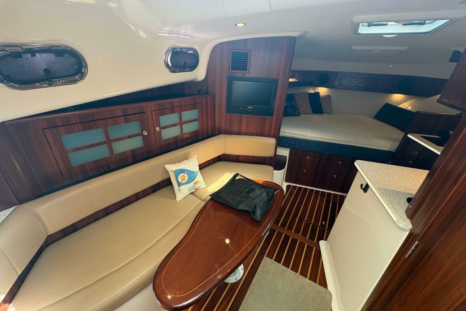2011 Pursuit OS 375 Offshore