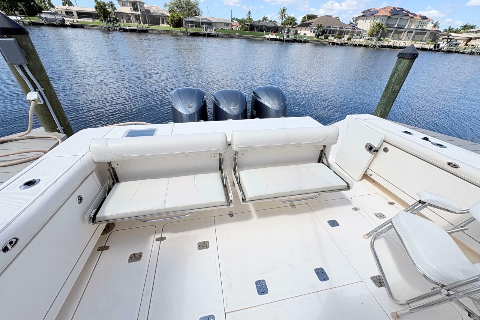 2011 Pursuit OS 375 Offshore