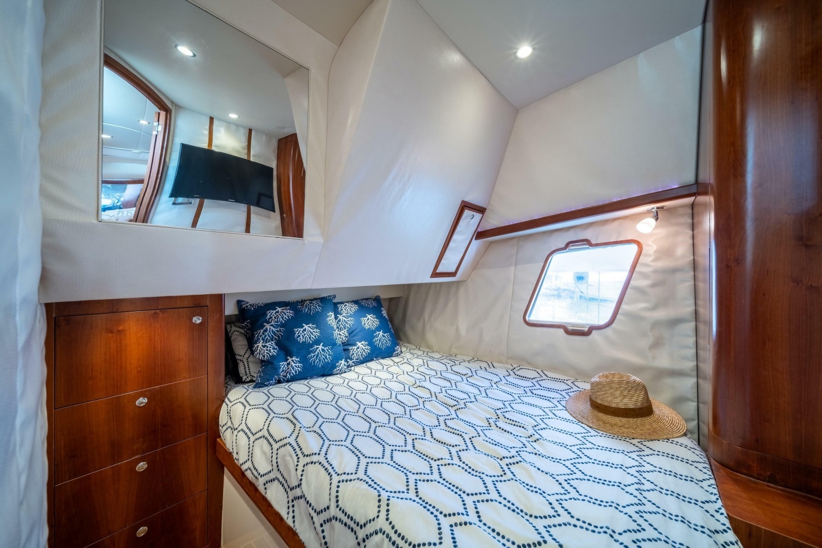 2011 SeaVee 430 Sportfish Express