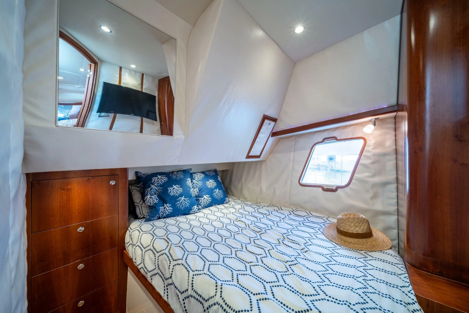 2011 SeaVee 430 Sportfish Express