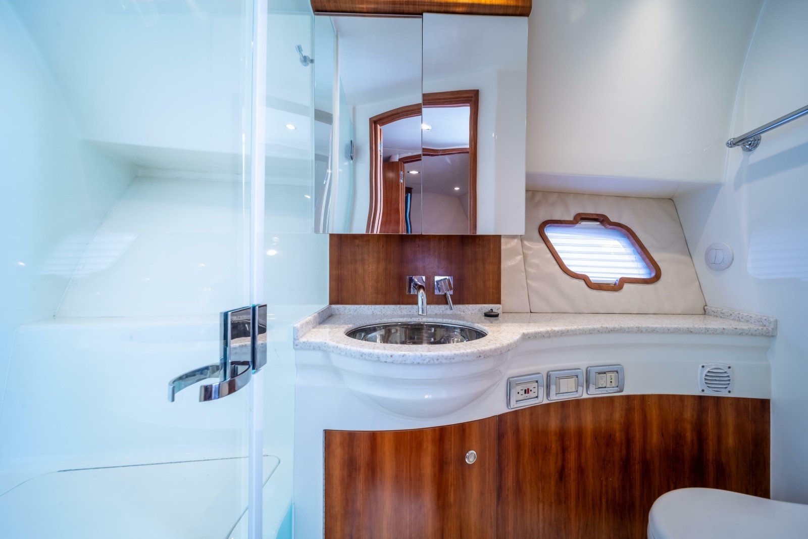 2011 SeaVee 430 Sportfish Express