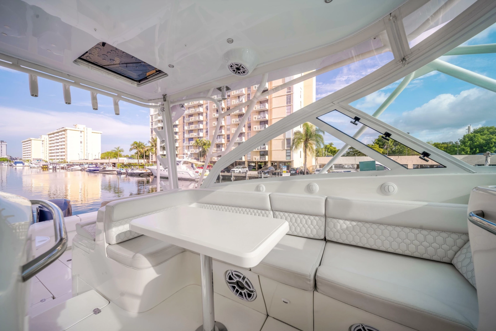 2011 SeaVee 430 Sportfish Express