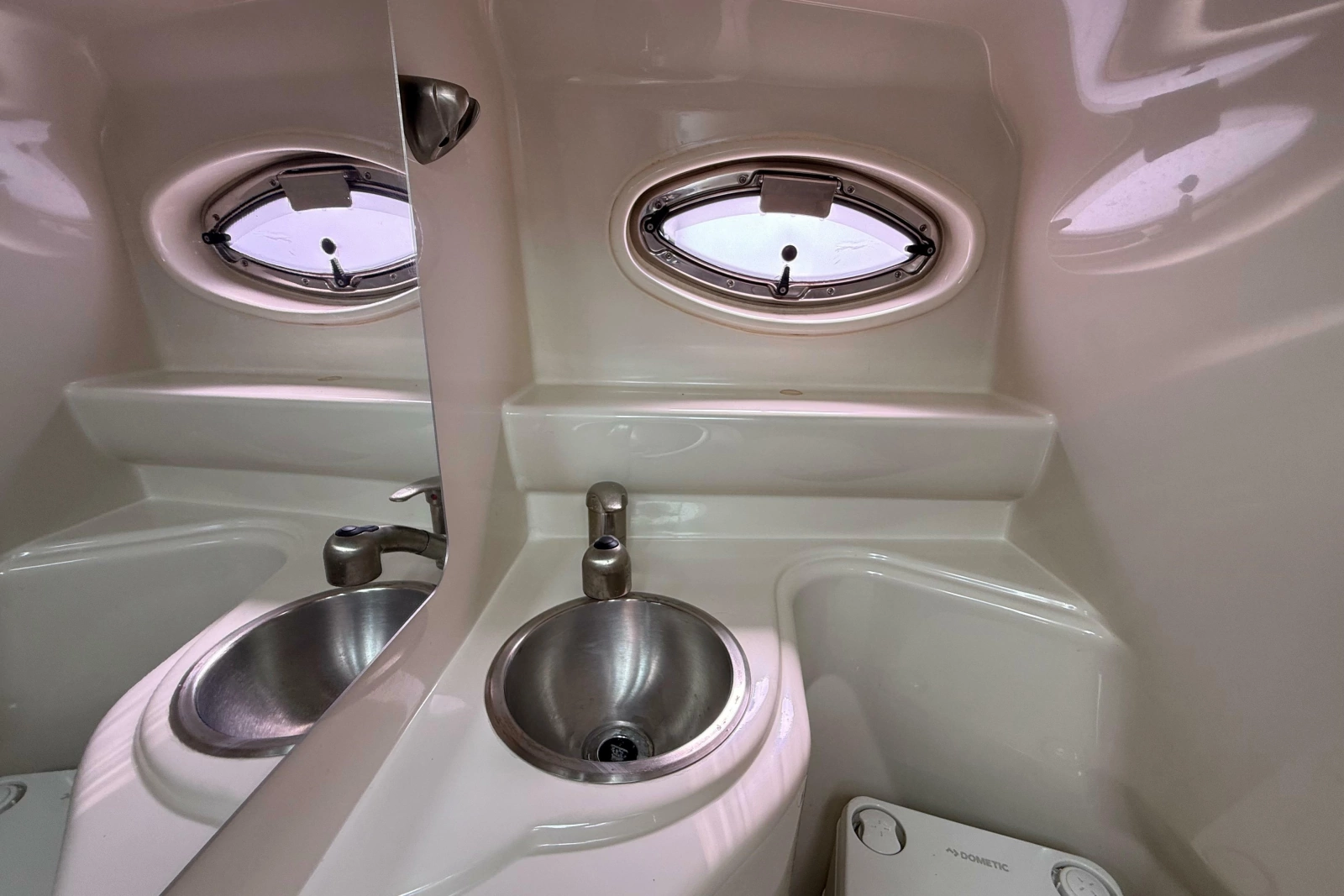 24ft Sea Ray Yacht For Sale
