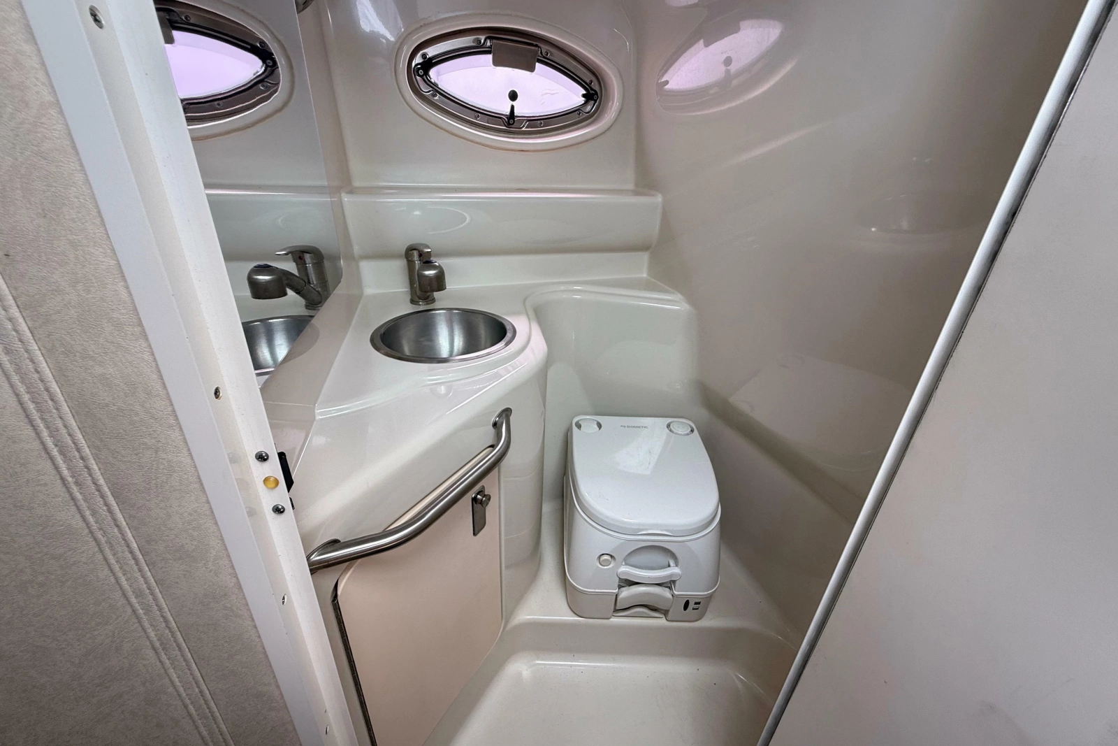 24ft Sea Ray Yacht For Sale
