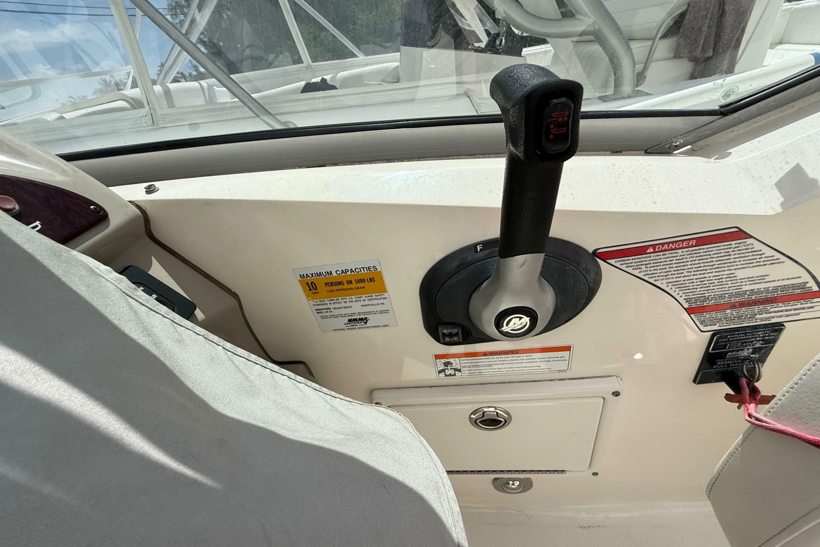 24ft Sea Ray Yacht For Sale