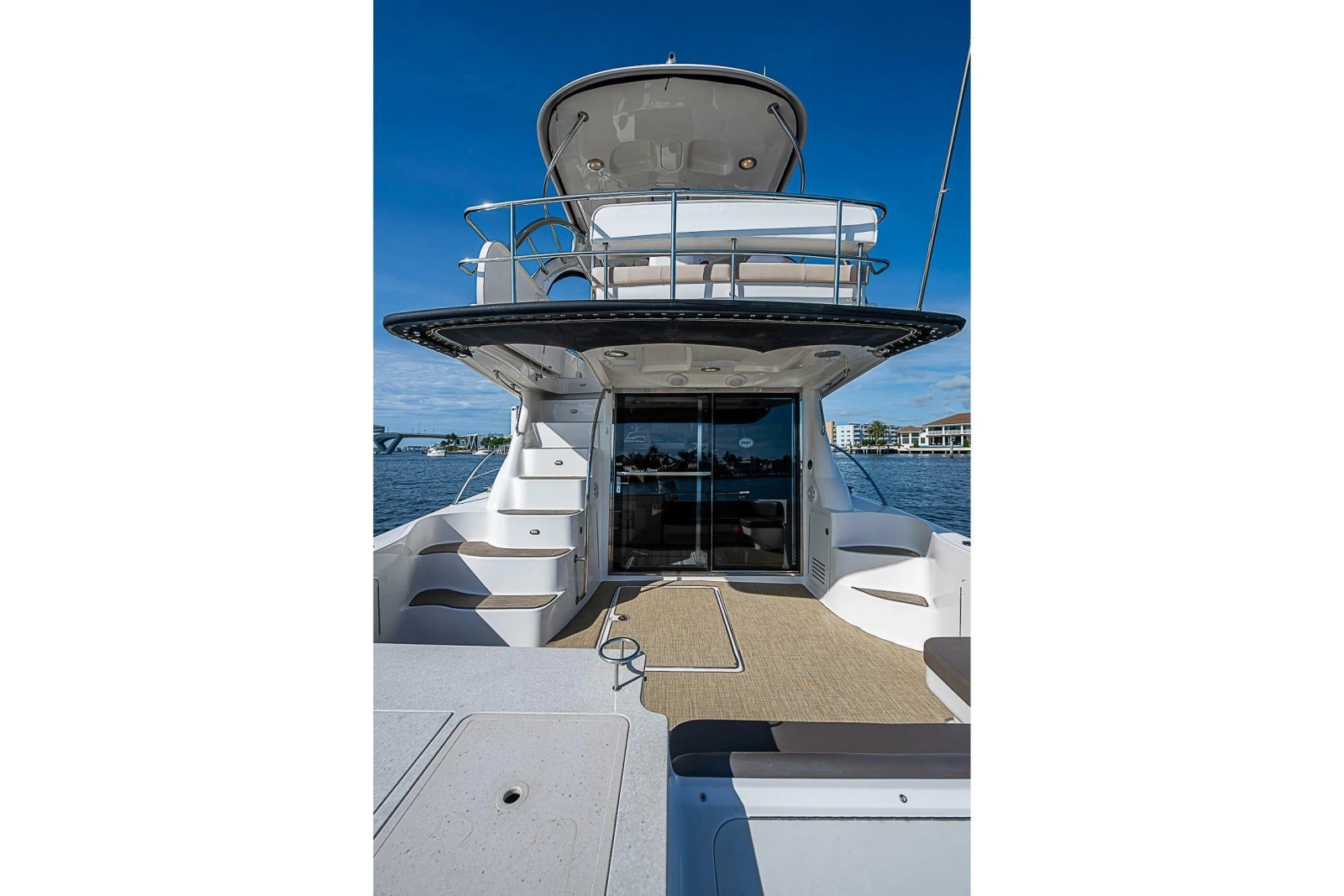 2010 Sea Ray 520 Sedan Bridge