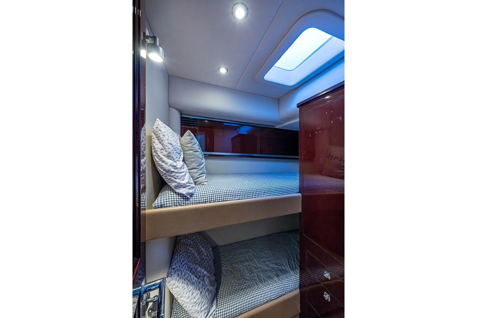 2010 Sea Ray 520 Sedan Bridge