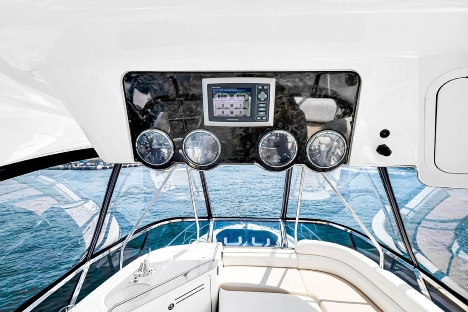 2010 Sea Ray 52 Sedan Bridge