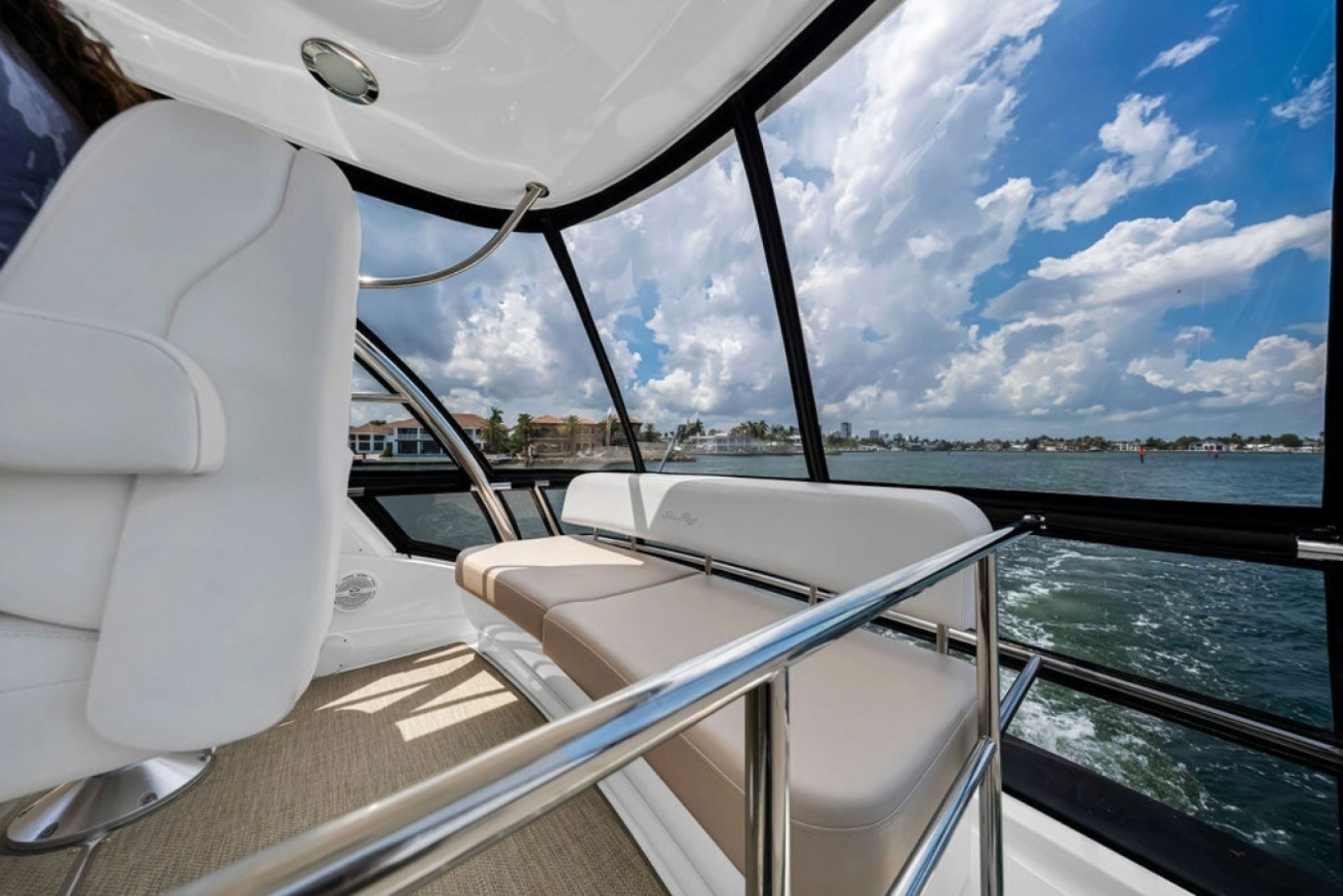 2010 Sea Ray 52 Sedan Bridge