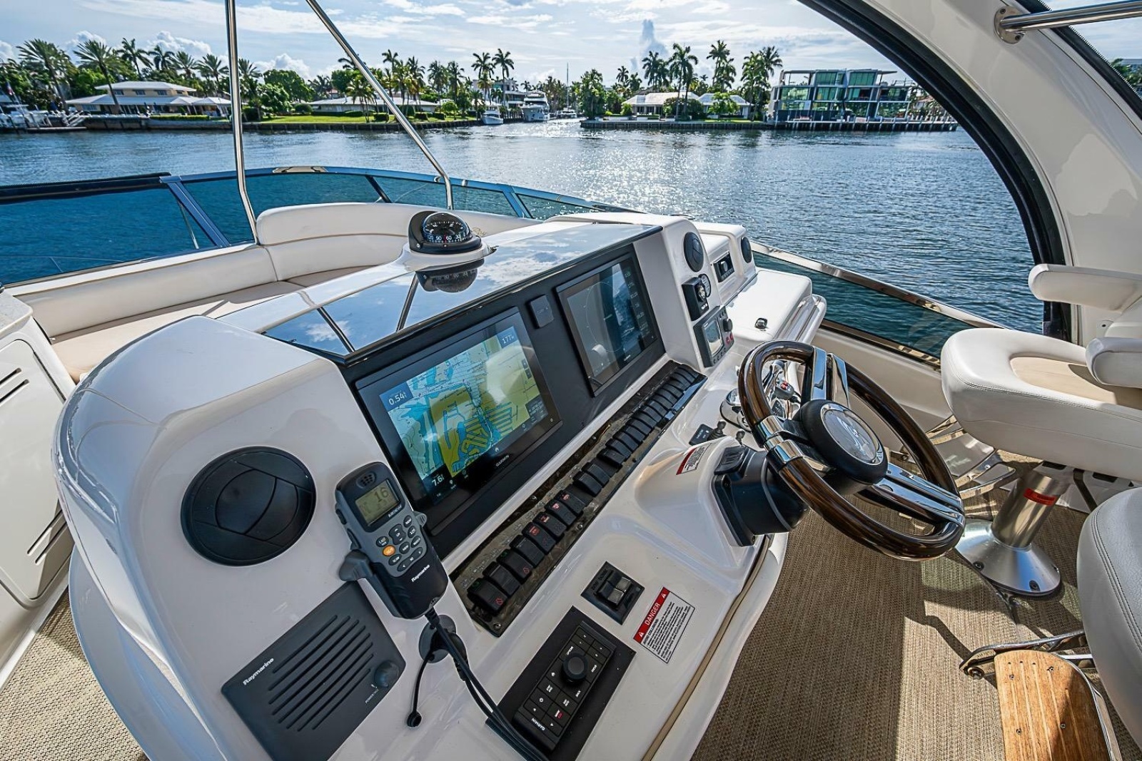 2010 Sea Ray 520 Sedan Bridge