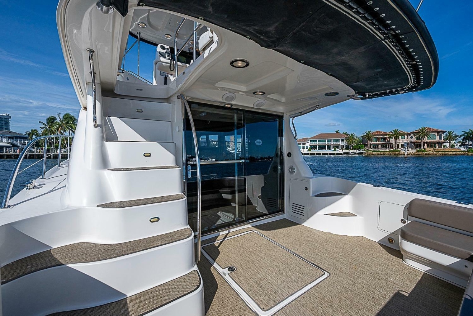 2010 Sea Ray 520 Sedan Bridge