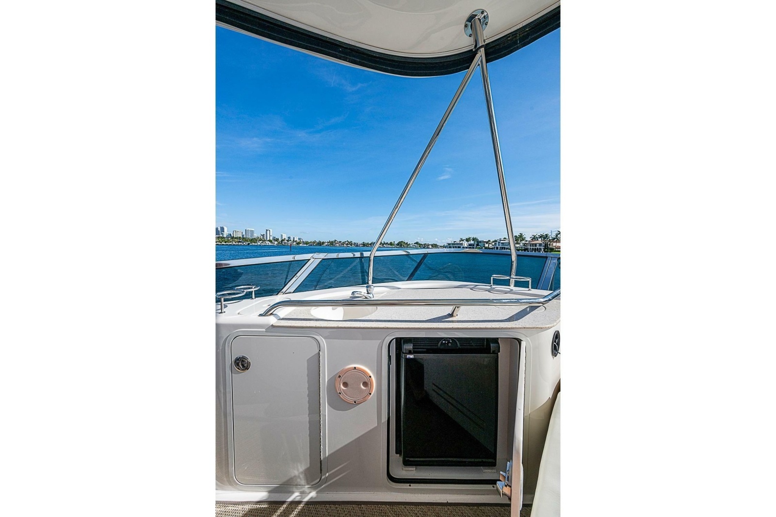 2010 Sea Ray 520 Sedan Bridge